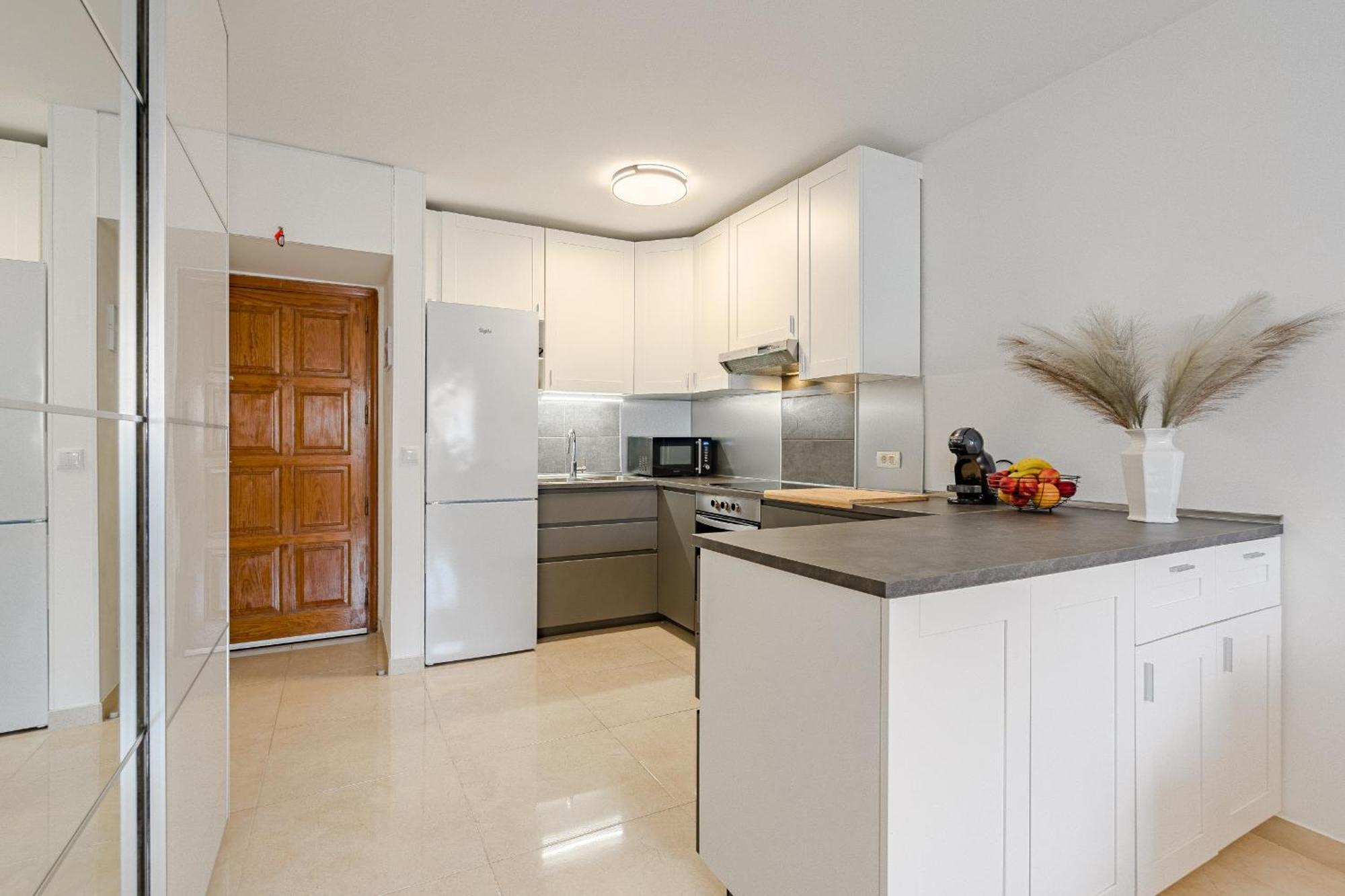 Verodal 2 Bedroom Apartment In Los Cristianos Арона Екстериор снимка